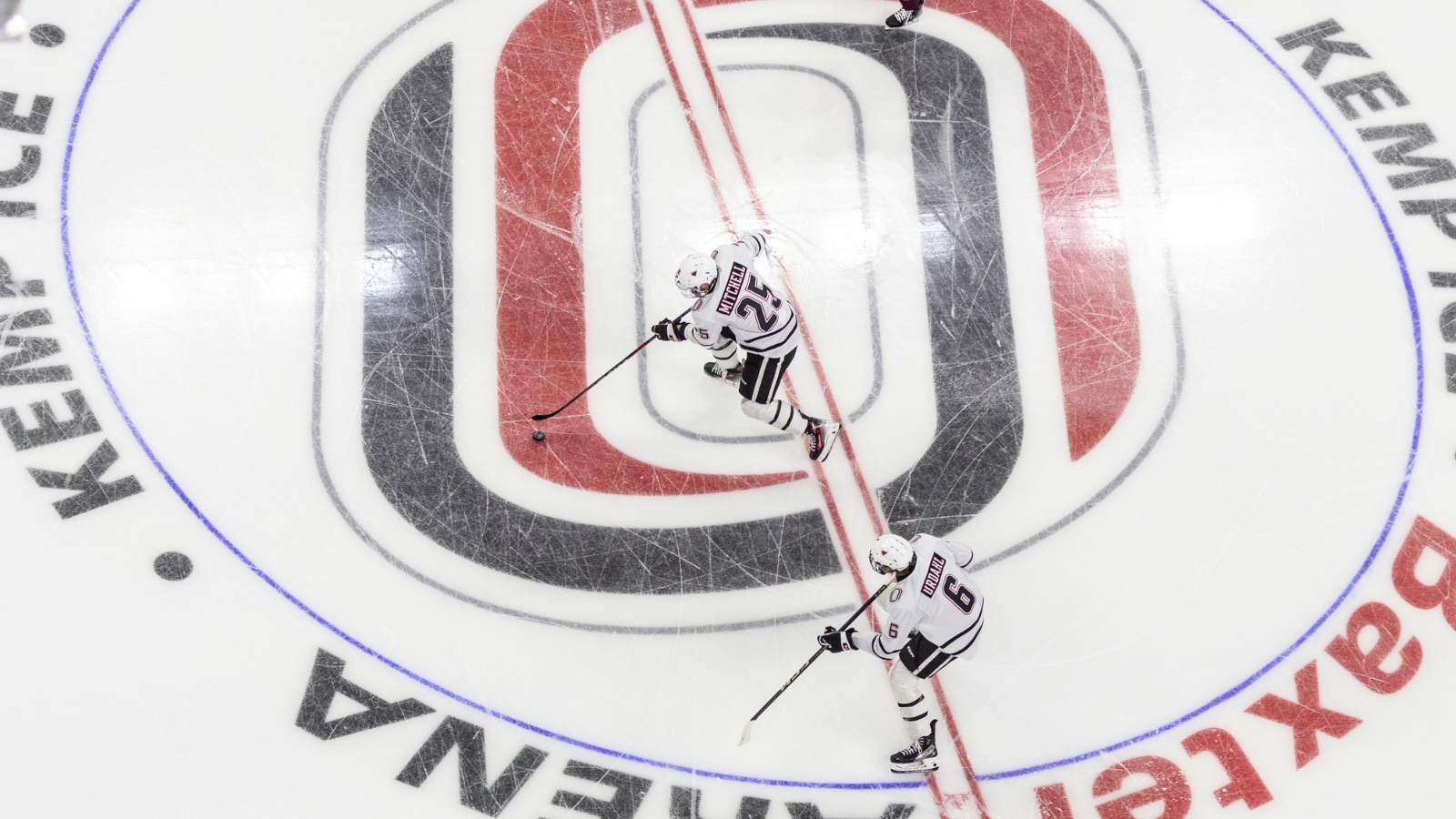 Omaha hockey announces scholarship established by season ticket holders Maureen and Nick Borman